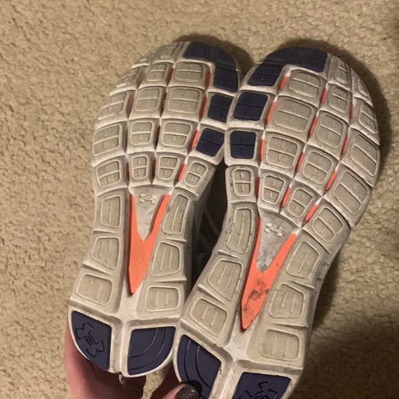 Lightly used Under Armour Shoes - Picture 3 of 4